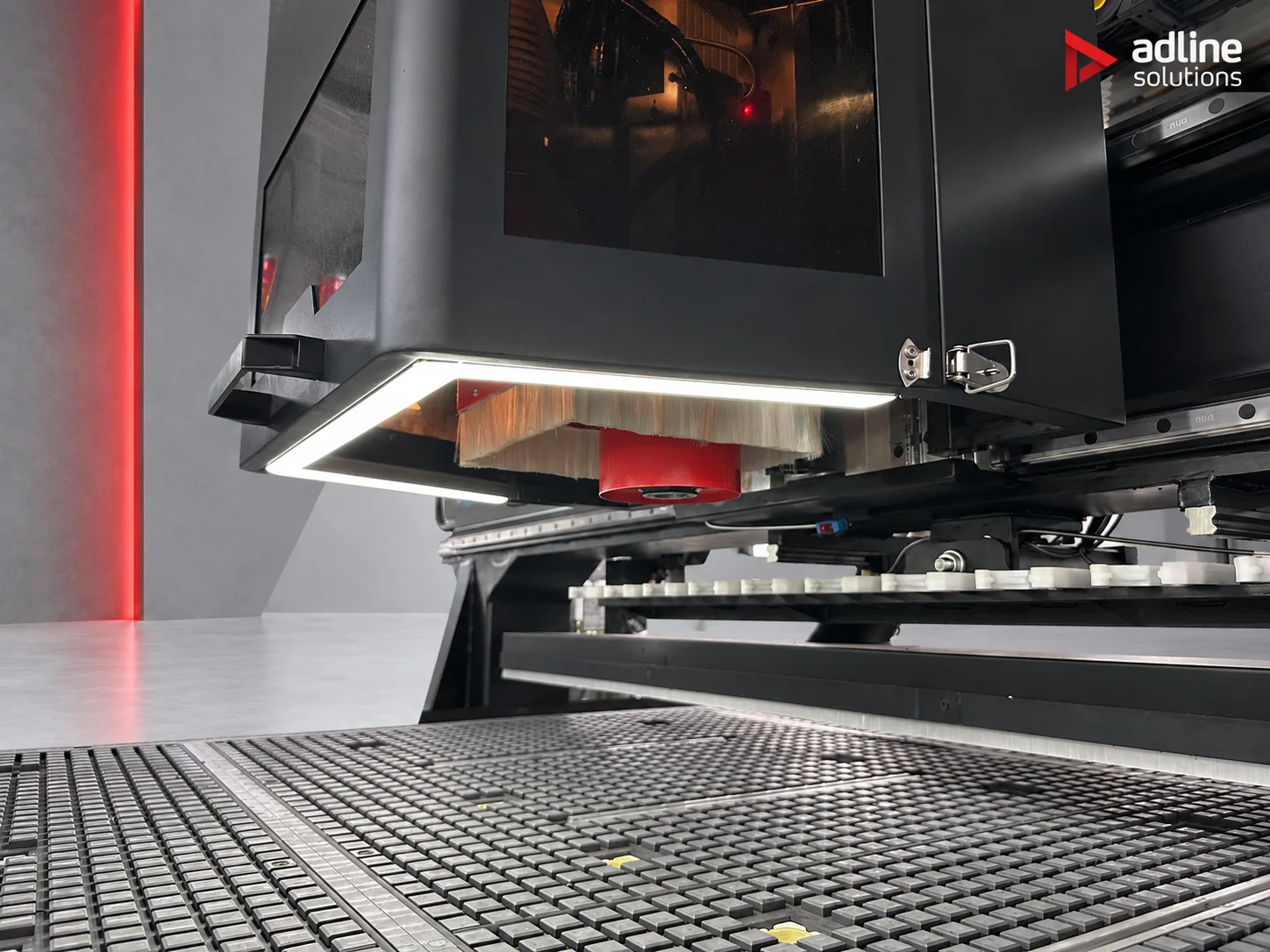 Capot de tête de broche éclairé par LED au-dessus de la table aspirante