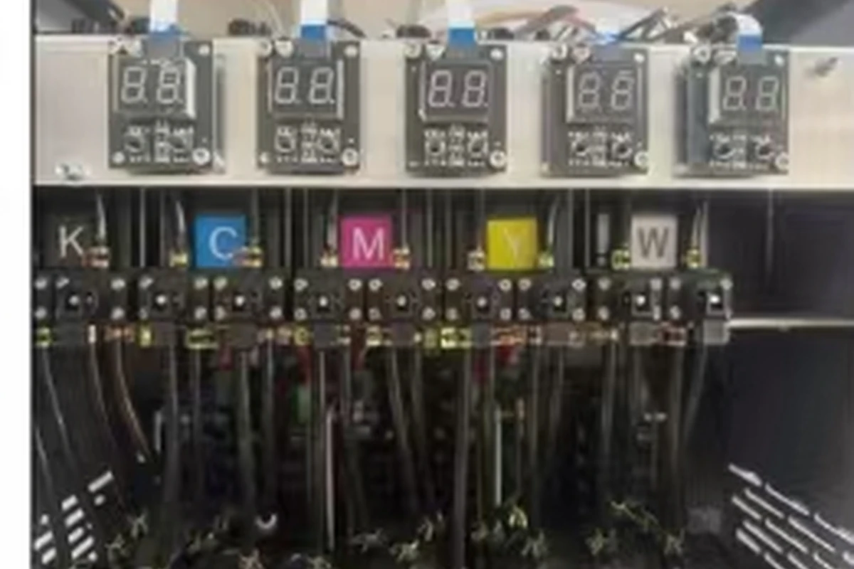 Negative-pressure ink supply with temperature control