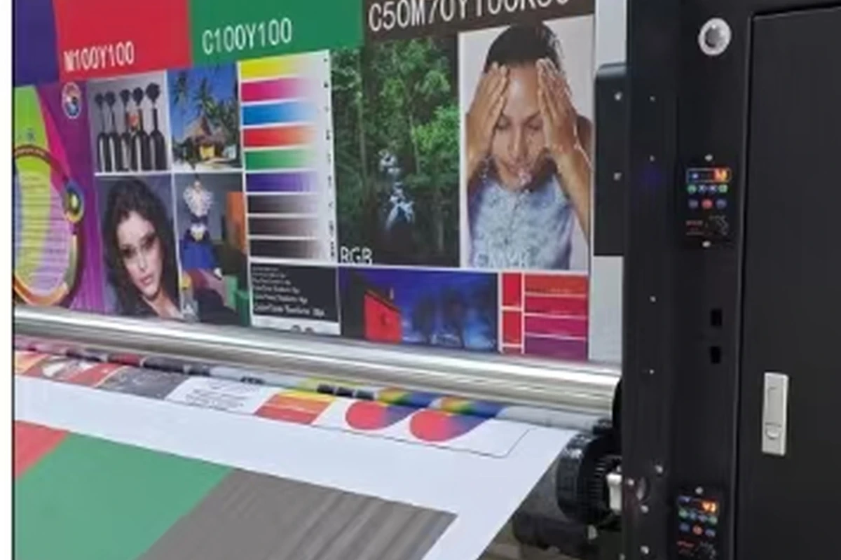 Soft film tension device keeping stretch media flat (option)