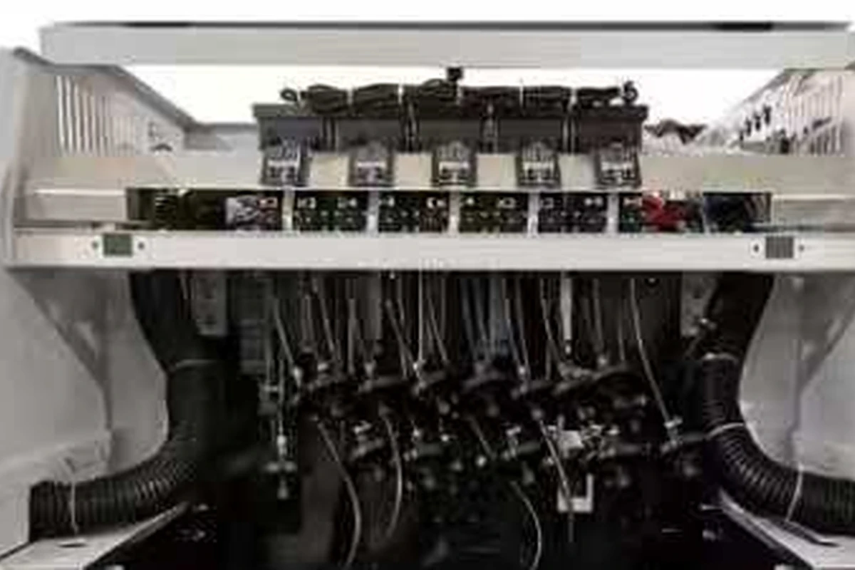 Temperature-controlled subtank ink system on the Galaxy F32
